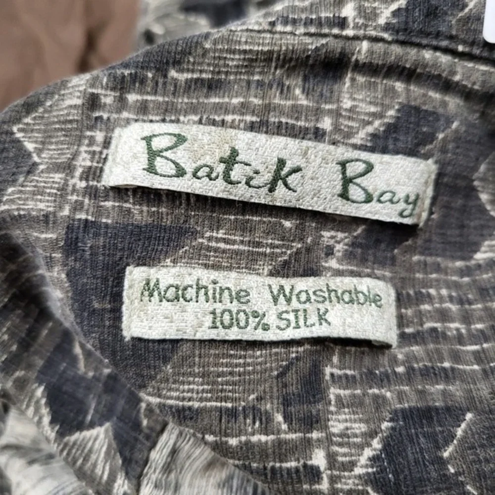 Batik Bay Men Button Up Shirt XL Gray‎ Black Beige Silk Geometric Casual Button